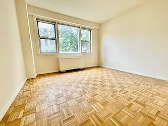 Rented by R New York