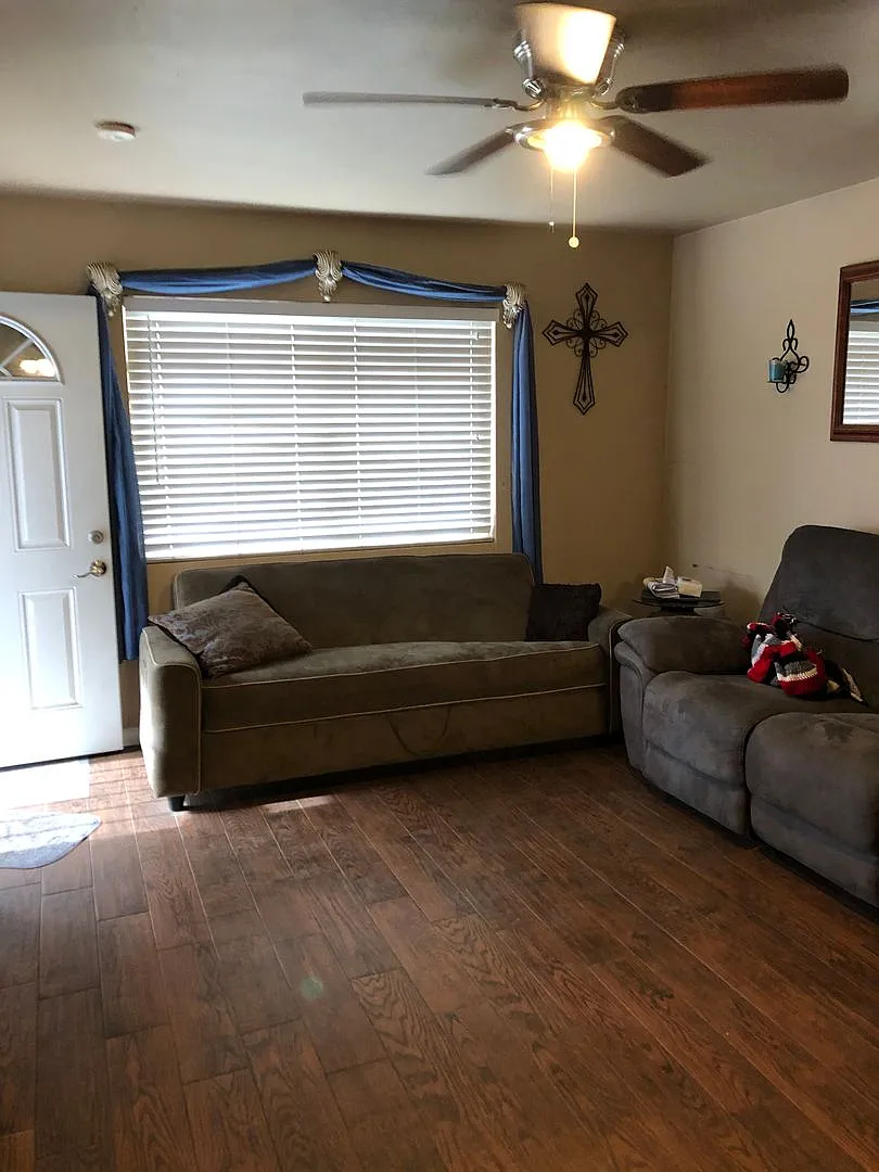 *Alton Place — Photo 3