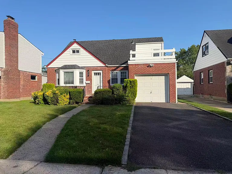 54 Aberdeen Rd — Photo 2