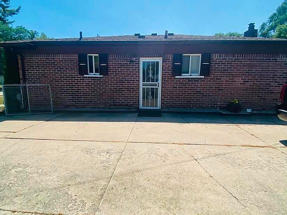 4th image of 24775 Cunningham Ave