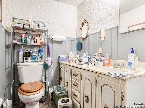 3rd image of 622 Avenue H