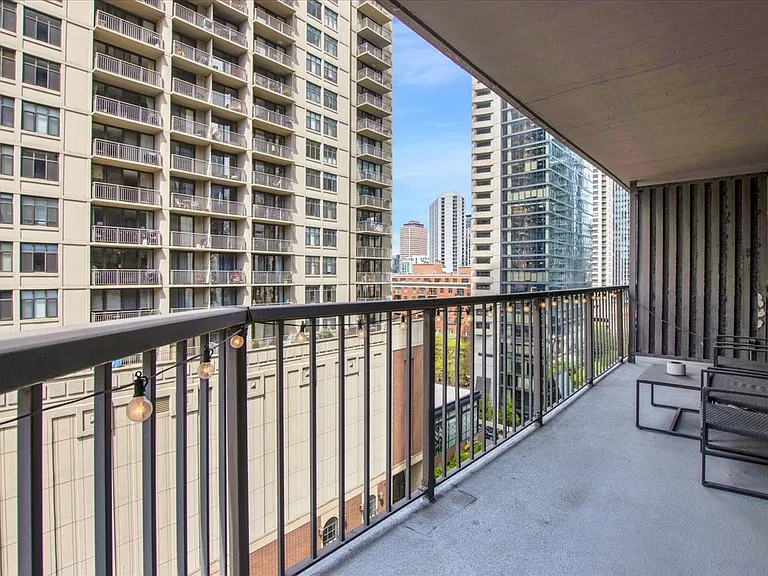 10 E Ontario St #905 — Photo 12