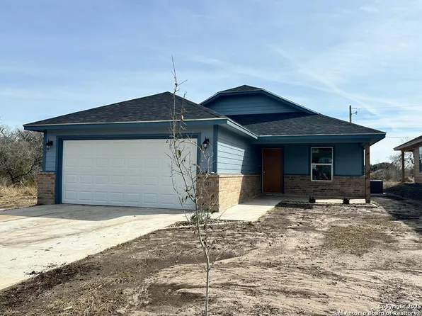 801 W Magnolia, Beeville 78102