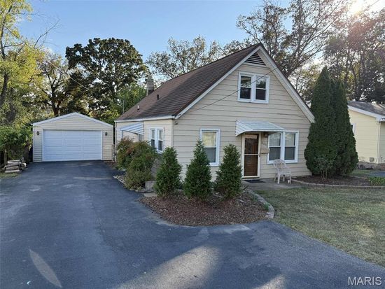 806 W Congress St, Pacific, MO 63069