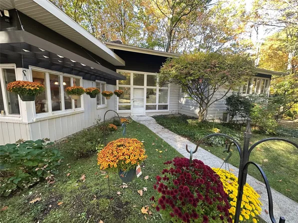 310 W Grandview Blvd, Erie, PA 16508