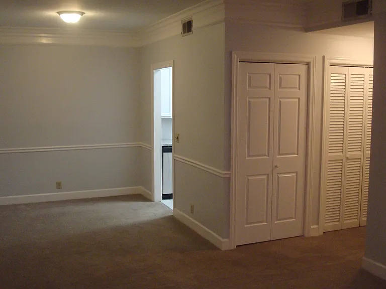 320 Sloan Rd — Photo 5