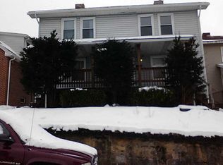 315-317 Elm St, Vandergrift, PA 15690