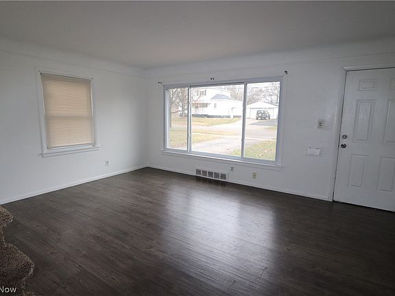 4th image of 285 W Glendale Ave
