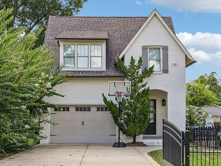 124B Lincoln Ct — Photo 3