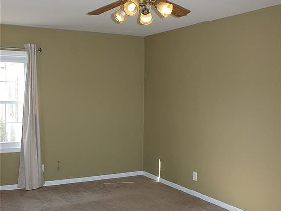 4th image of 1124 Ravenswood Dr