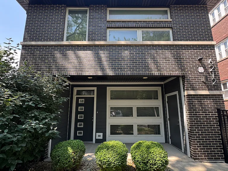 6212 S Greenwood Ave — Photo 1