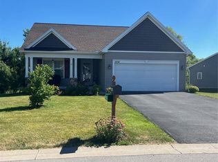 39 Kaye Park Ter, Gates, NY 14624