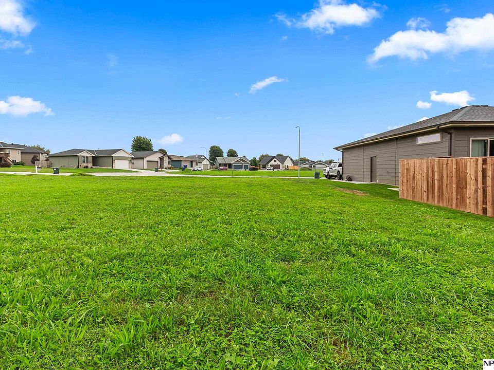 2nd image of 2382 Landing Ln