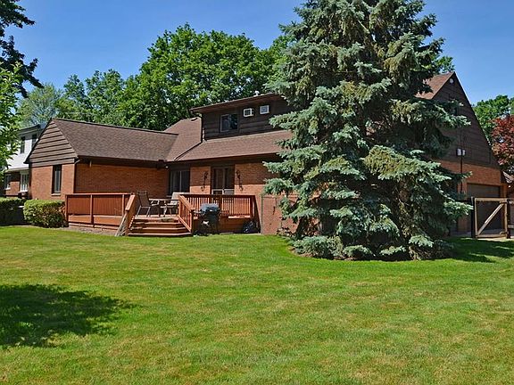 2nd image of 1351 W Melrose Dr