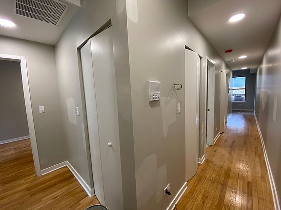 3rd image of 1739-1745 W Wallen Ave #2