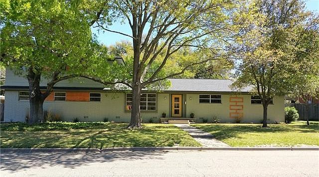 1st image of 2307 Carolinda Dr