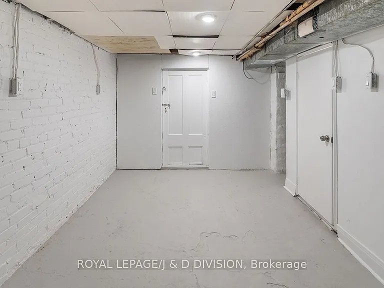 1132A Dovercourt Rd — Photo 26