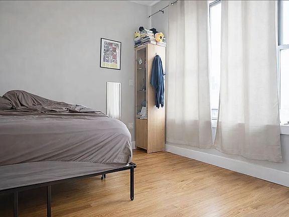 4th image of 245 Harman St APT 3R