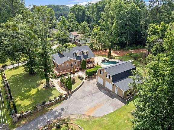 3rd image of 335 Level Creek Rd
