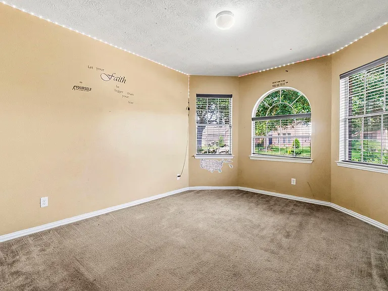 8203 Loetsch Ridge Way — Photo 22