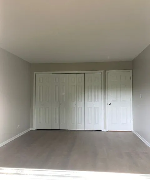 2403 S Goebbert Rd — Photo 8