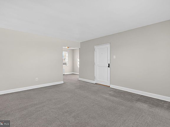 5th image of 1410 N Quinn St APT 7