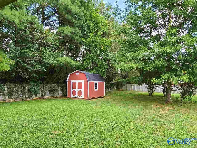 144 Oakcrest Rd — Photo 13