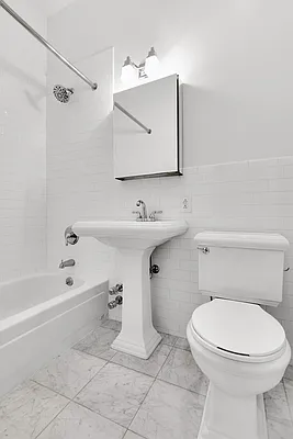 Rented by Cooper & Cooper Real Estate | media 18