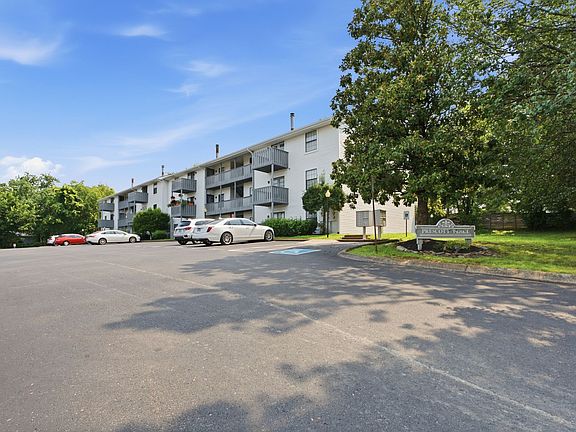 2nd image of 118 Prescott Pl