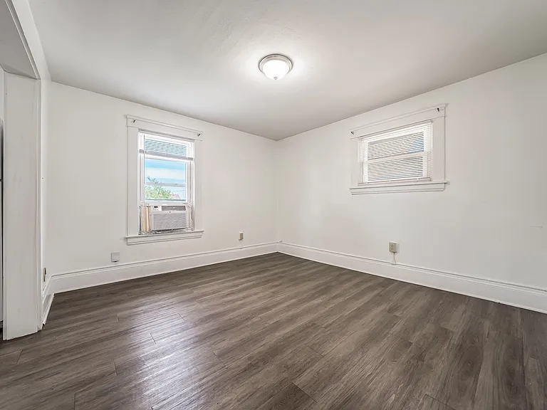14520 Bayes Ave — Photo 9