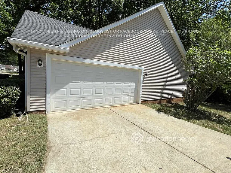 6022 Country Walk Dr — Photo 2