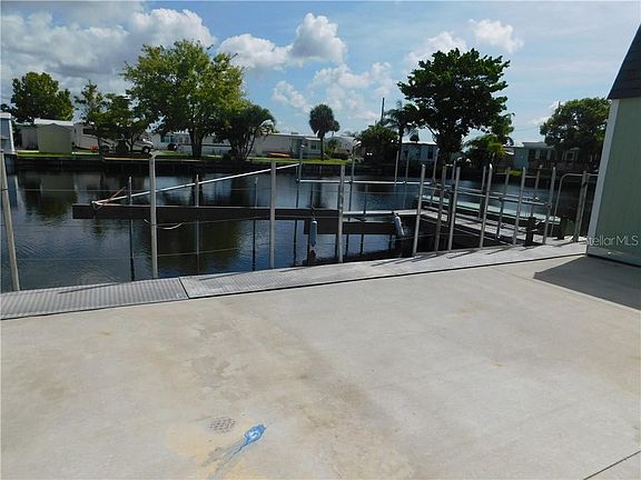 3rd image of 1307 Pine Island Dr N