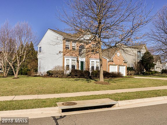 2nd image of 401 Sugarland Meadow Dr