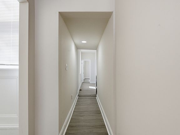 4th image of 910 N Arlington Ave APT 1