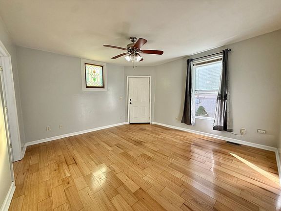 3rd image of 3254 Berwyn Pl APT 1