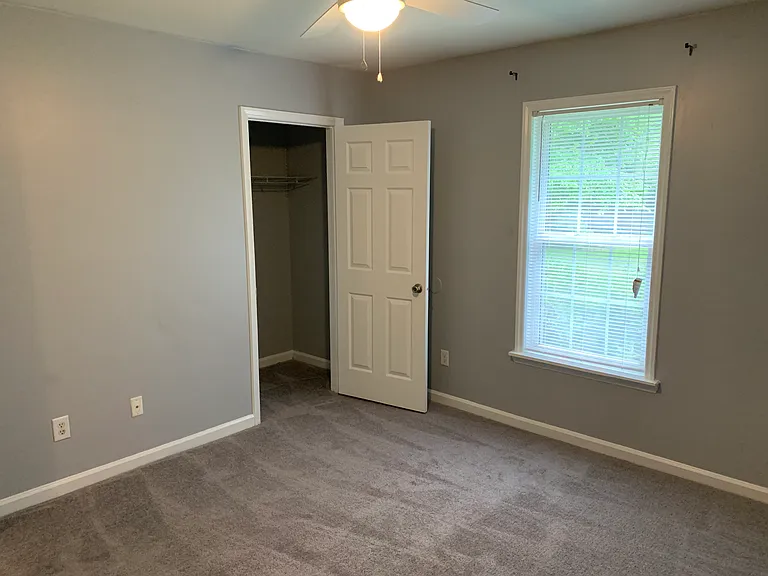 2827 Bobwhite Cir #B — Photo 10