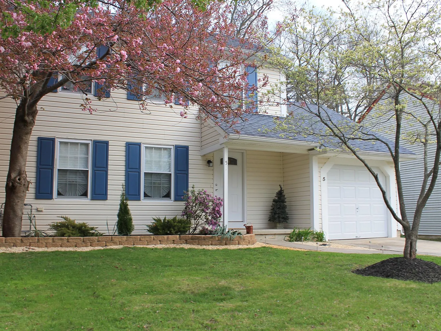 3 bed, 1466 sqft, $2,900 — Photo 1
