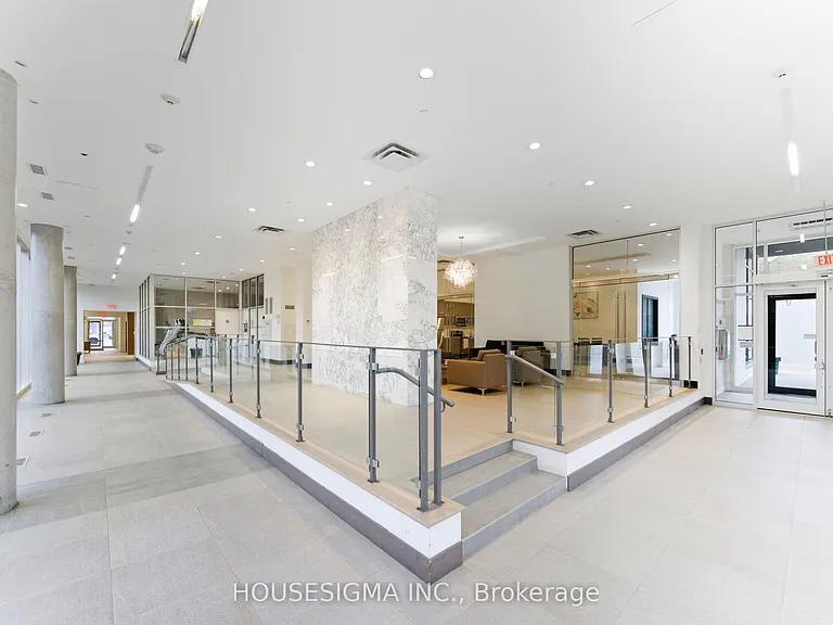2055 Danforth Ave #811 — Photo 18