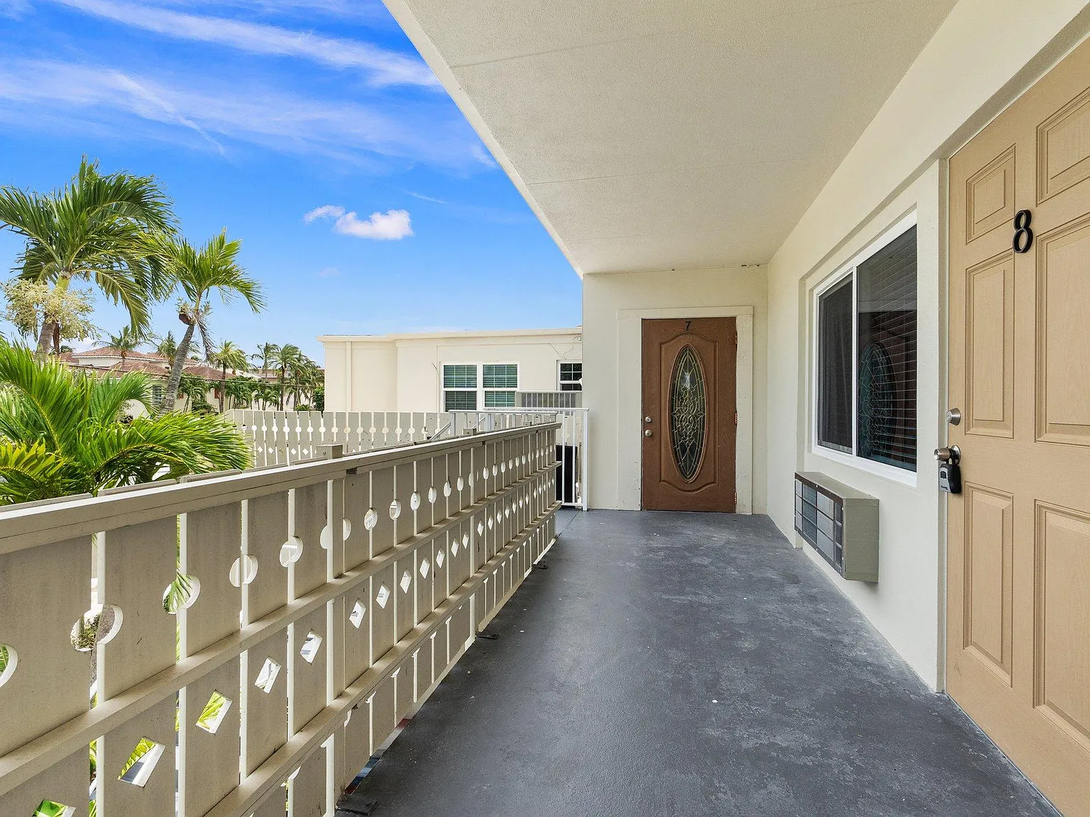 1517 Ocean Dr — Photo 3