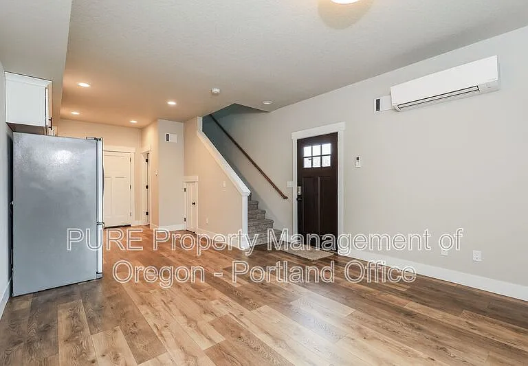1801 NE Robert Rd — Photo 13