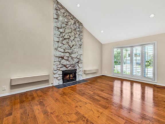 4th image of 9781 Cathay Cir