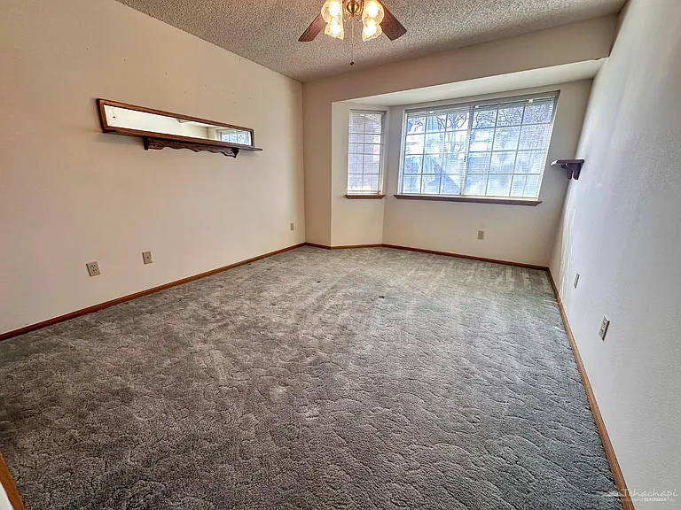 28301 Bear Valley Rd — Photo 10
