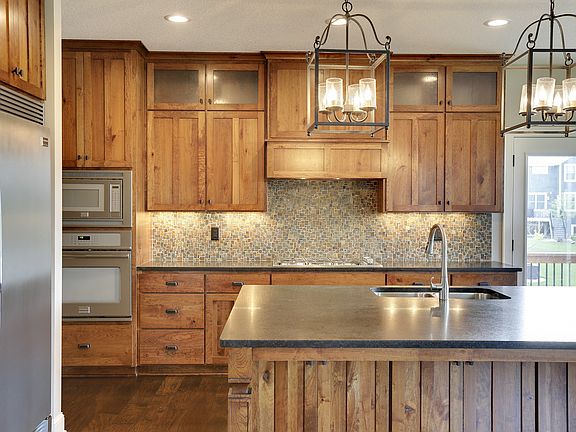 5th image of 11610 Aster Ln