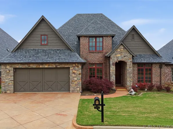 9406 S Sandusky Pl, Tulsa, OK 74137