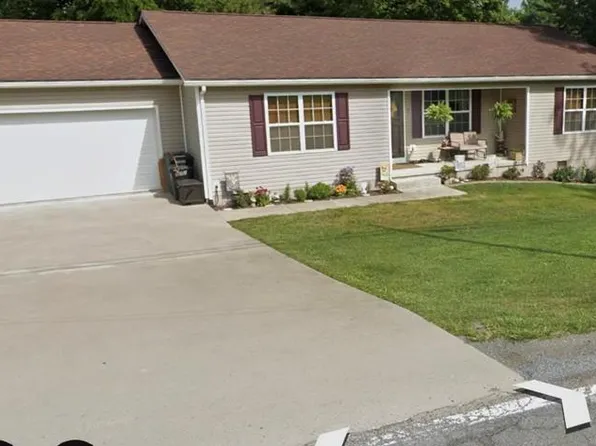 522 C And O Dam Rd, Daniels, WV 25832