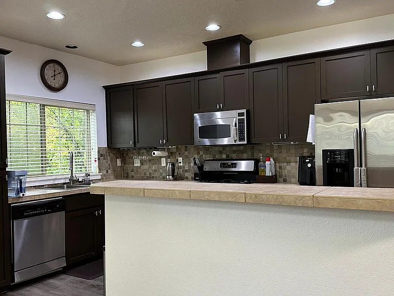 783 NE Adwick Dr — Photo 11
