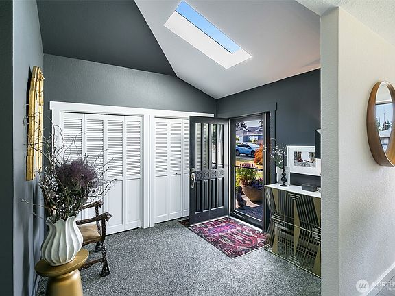 3rd image of 604 Tamarack Avenue