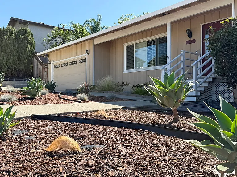3695 Sanford St — Photo 61