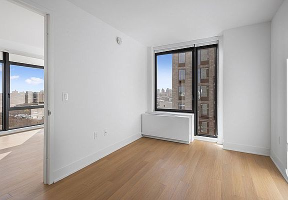 3rd image of 662 Pacific St #20Q