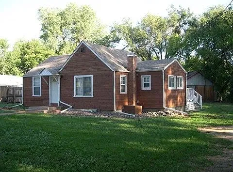 2 bed, 936 sqft, $2,100 — Photo 1